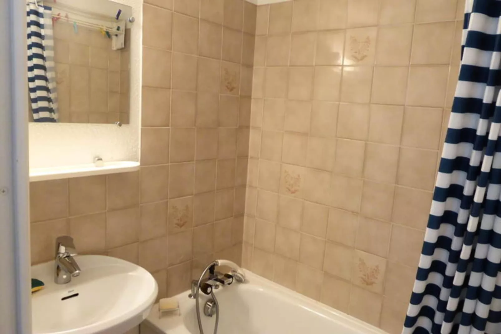 Résidence Borgia-Bathroom