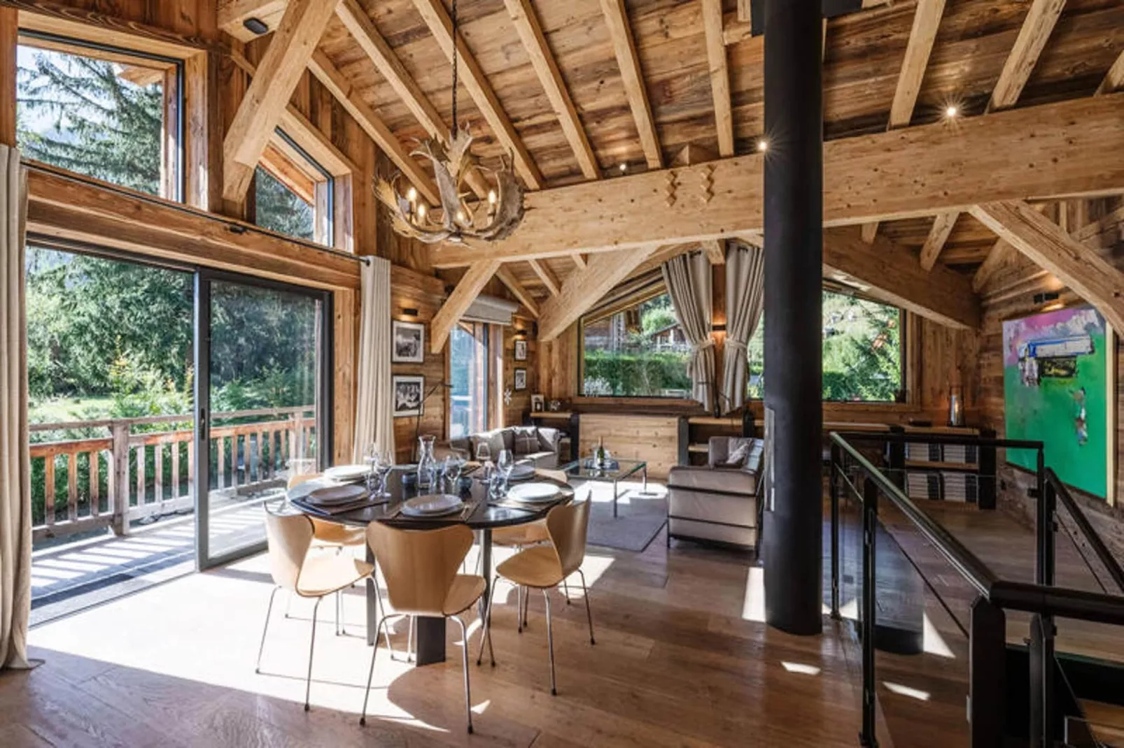 Résidence Black Wood-Dining room