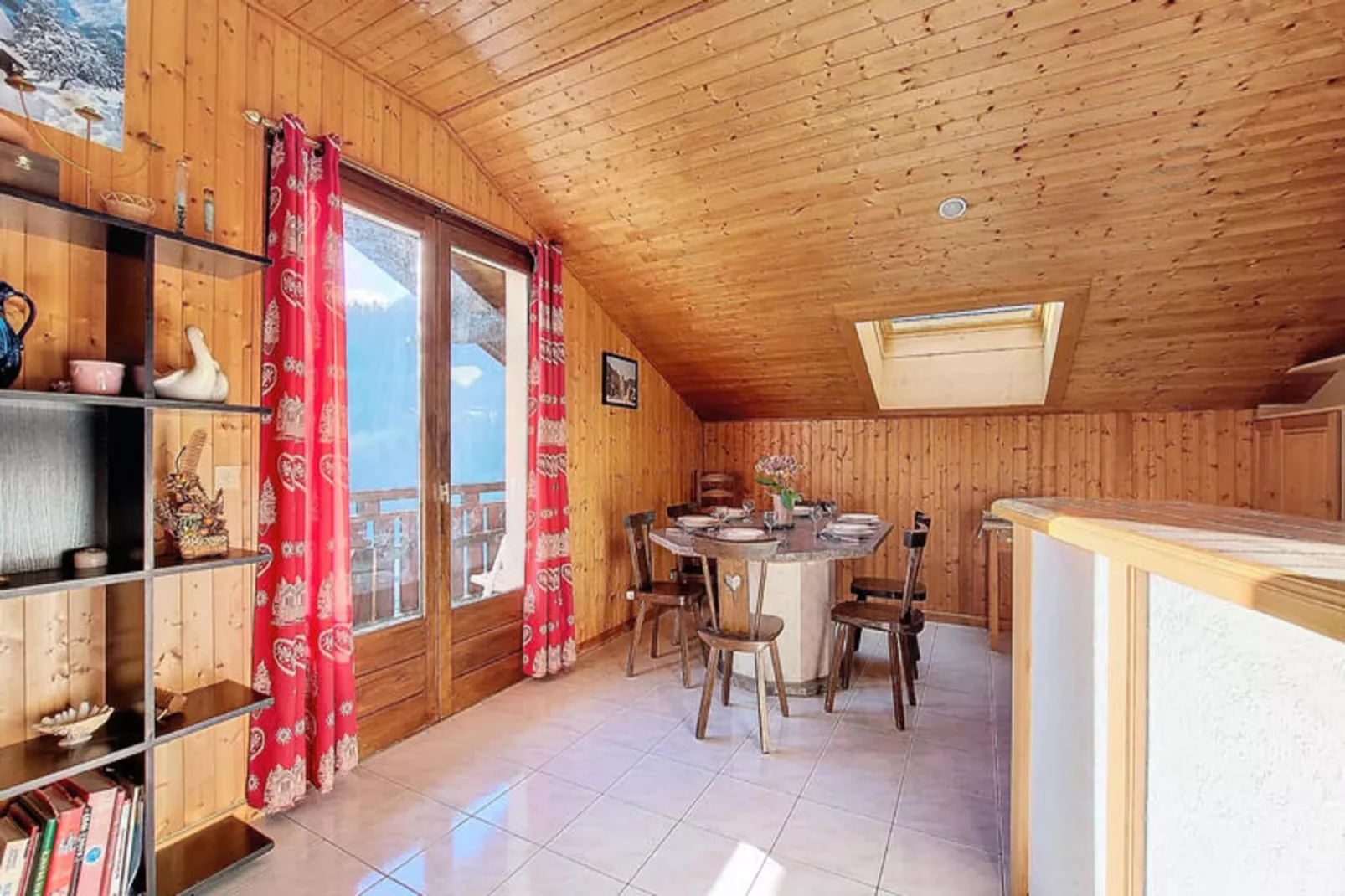 Appartements à Saint Jean d'Aulps-Dining room