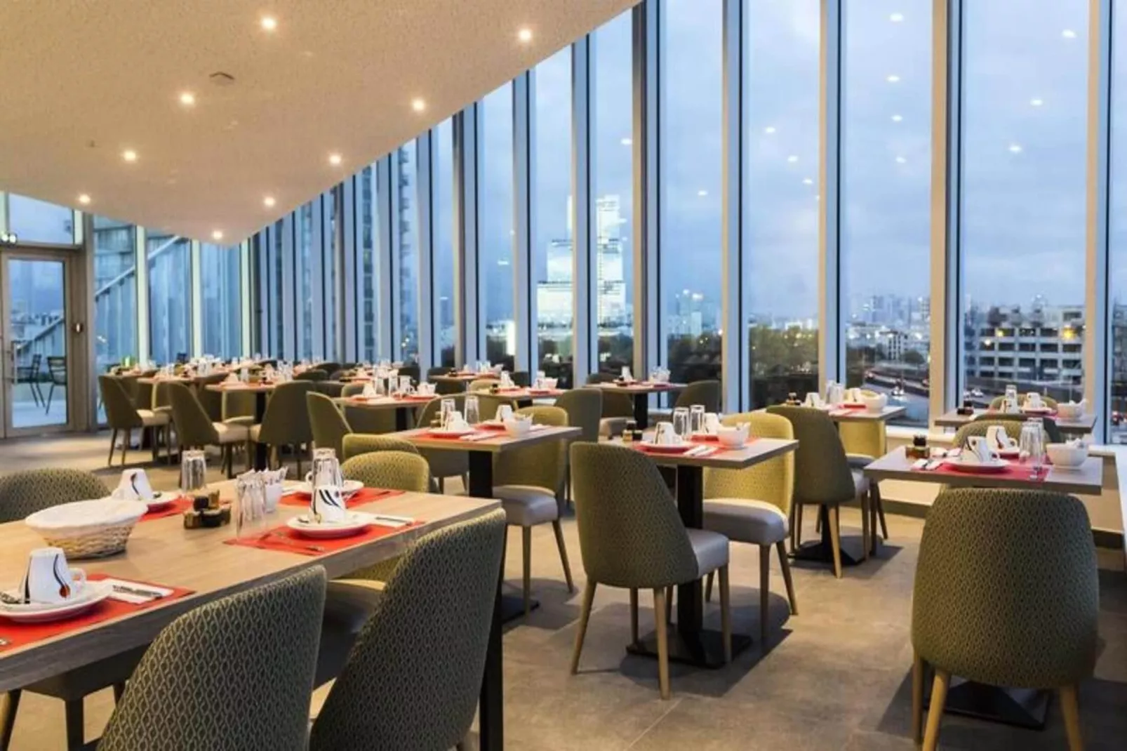 Appart'hôtel Odalys Paris XVII-Exterior in summer