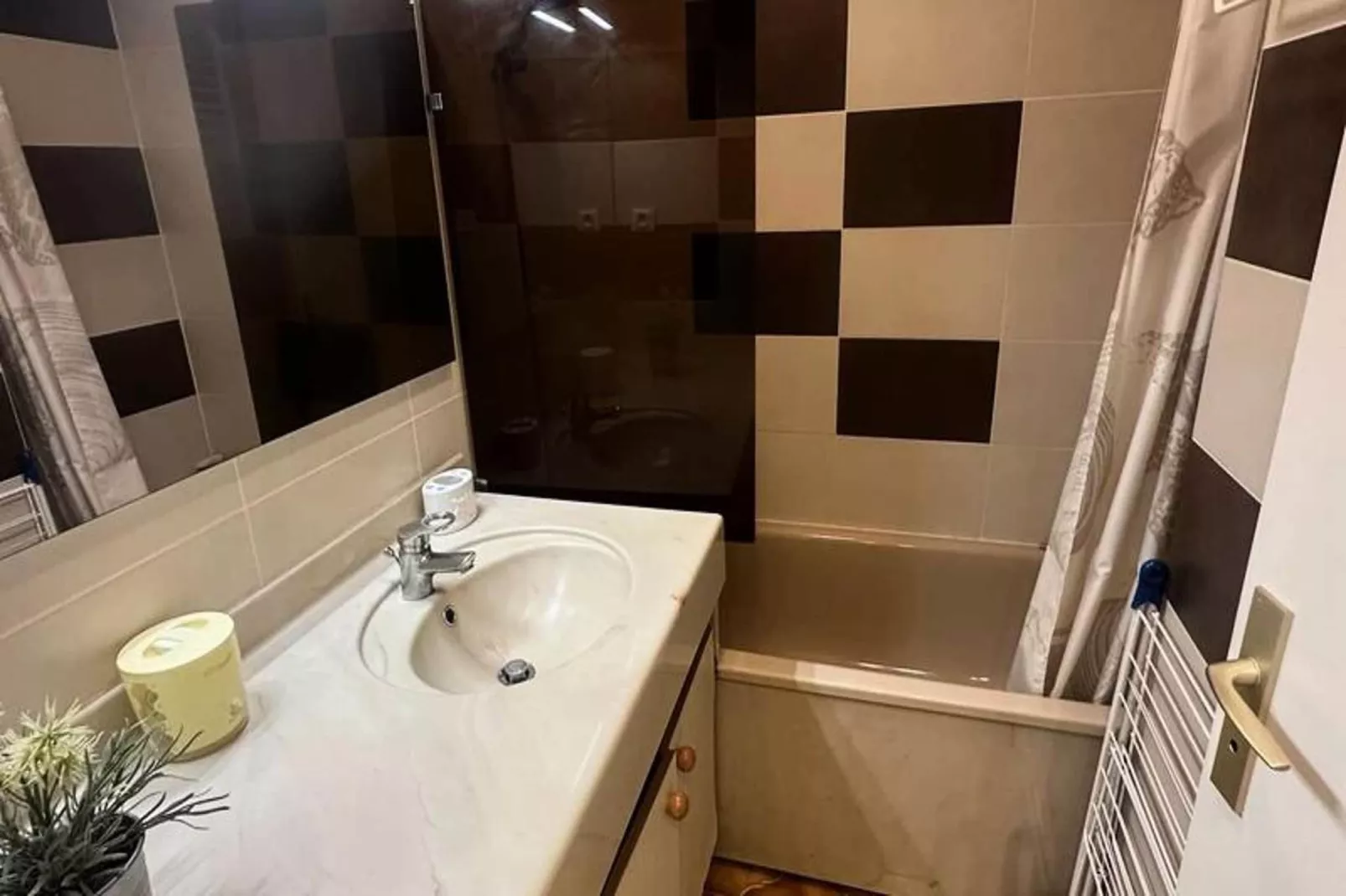 Résidence Alisier-Bathroom