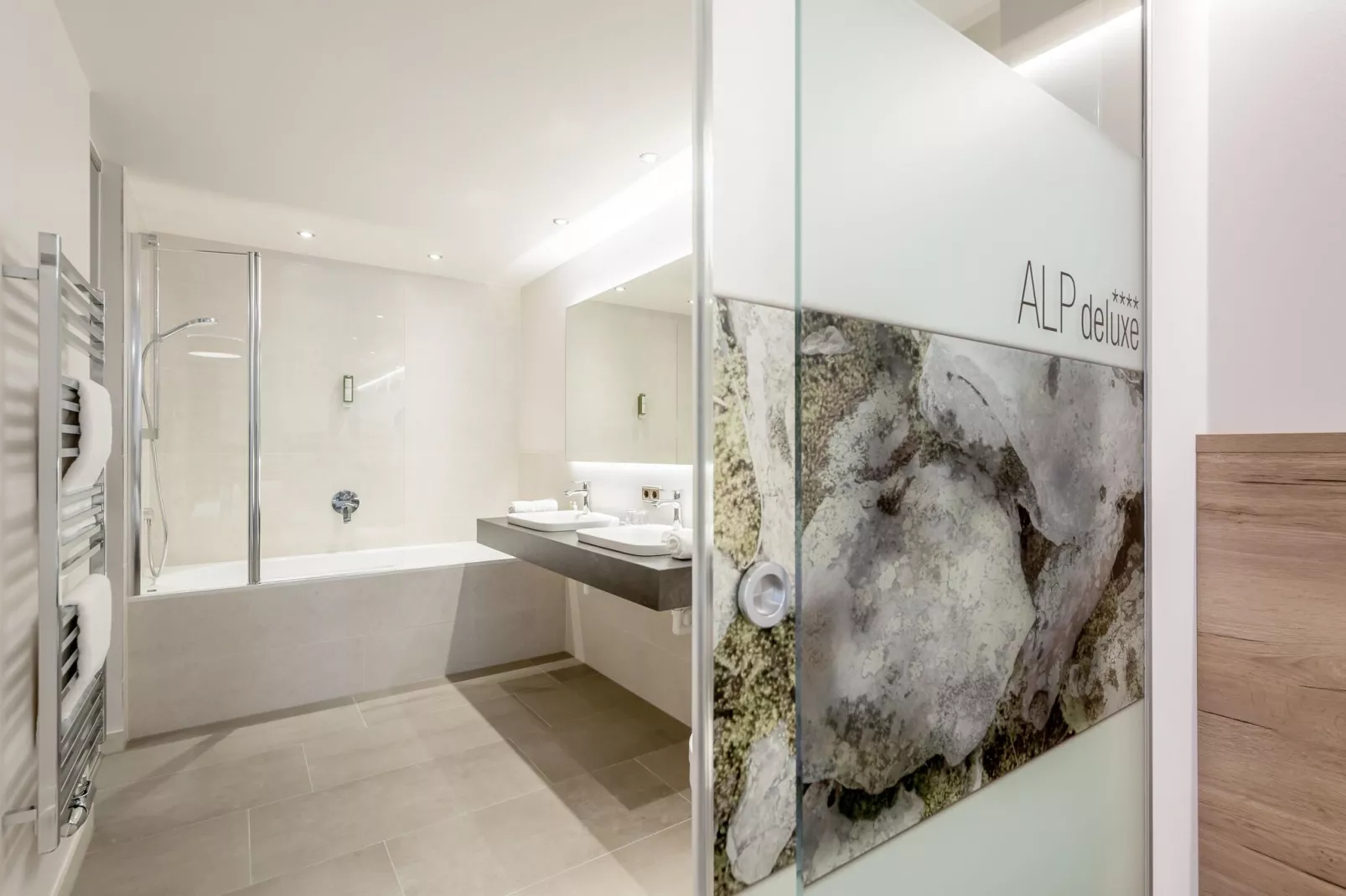 Reginas ALP deluxe-Bathroom