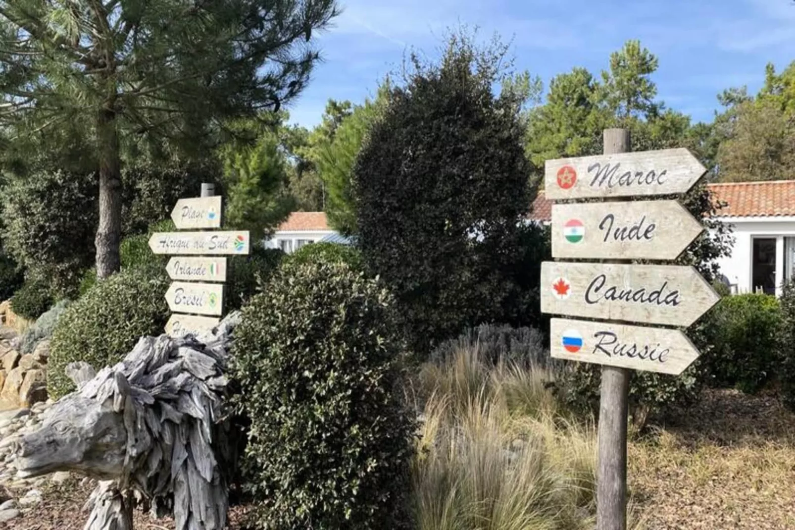 Villa Br&eacute;sil - Domaine Le Sherwood-Exterior in summer