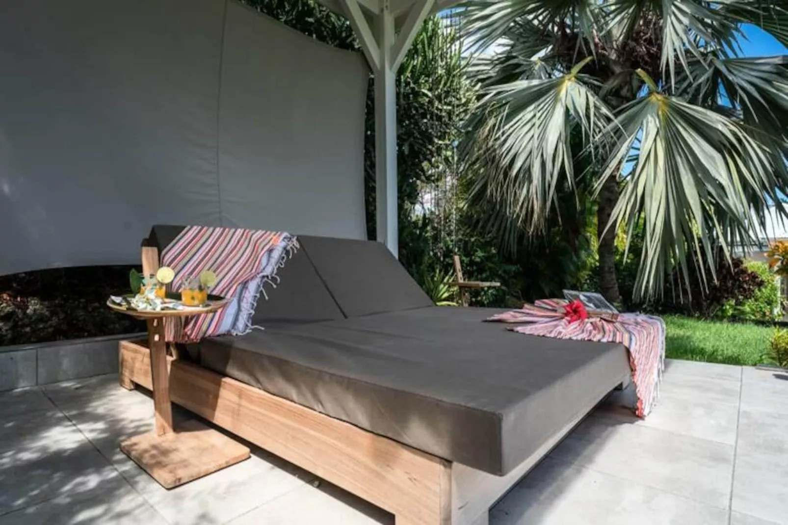 Villa Gwada-Image-tags.