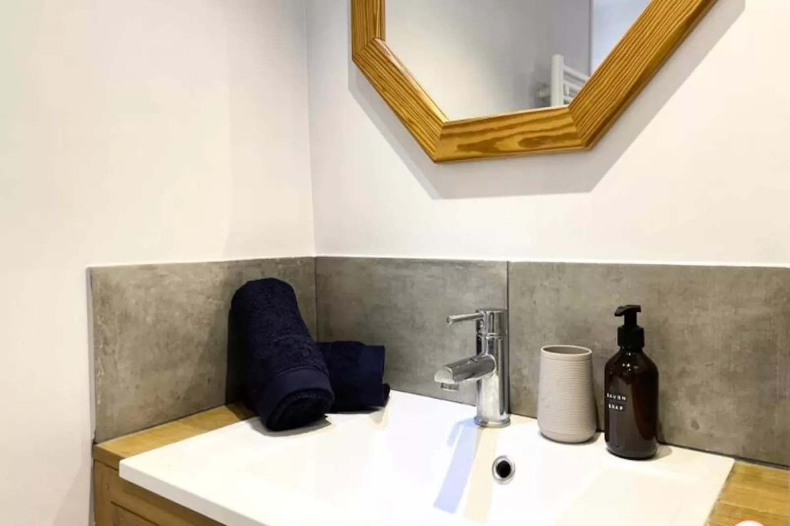 🏺le St-laurent - Magnifique Triplex - Calme-Image-tags.