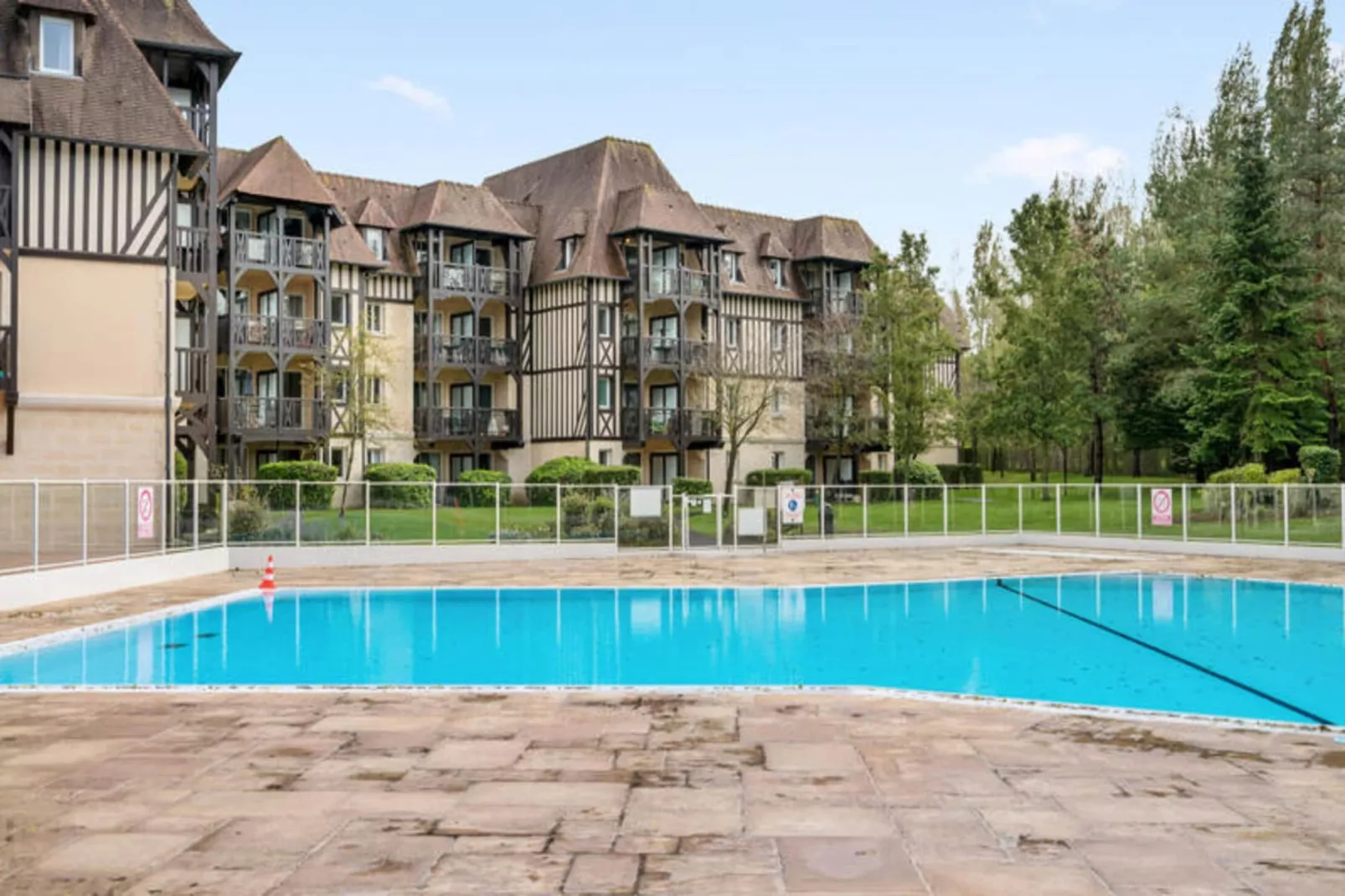 La Résidence du Golf - maeva Home-Swimming pool