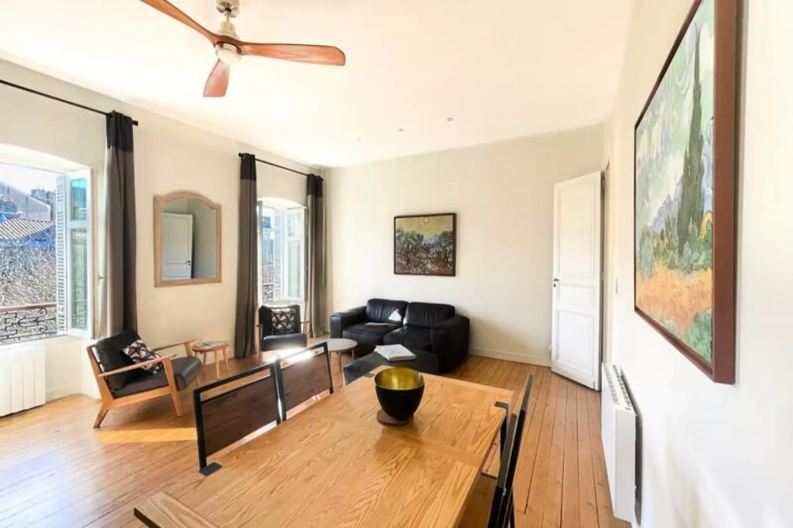 Magnifique Et Lumineux T3 De Charme Aux Quinconces Id&eacute;al Pour 4 Personnes-Exterior in summer