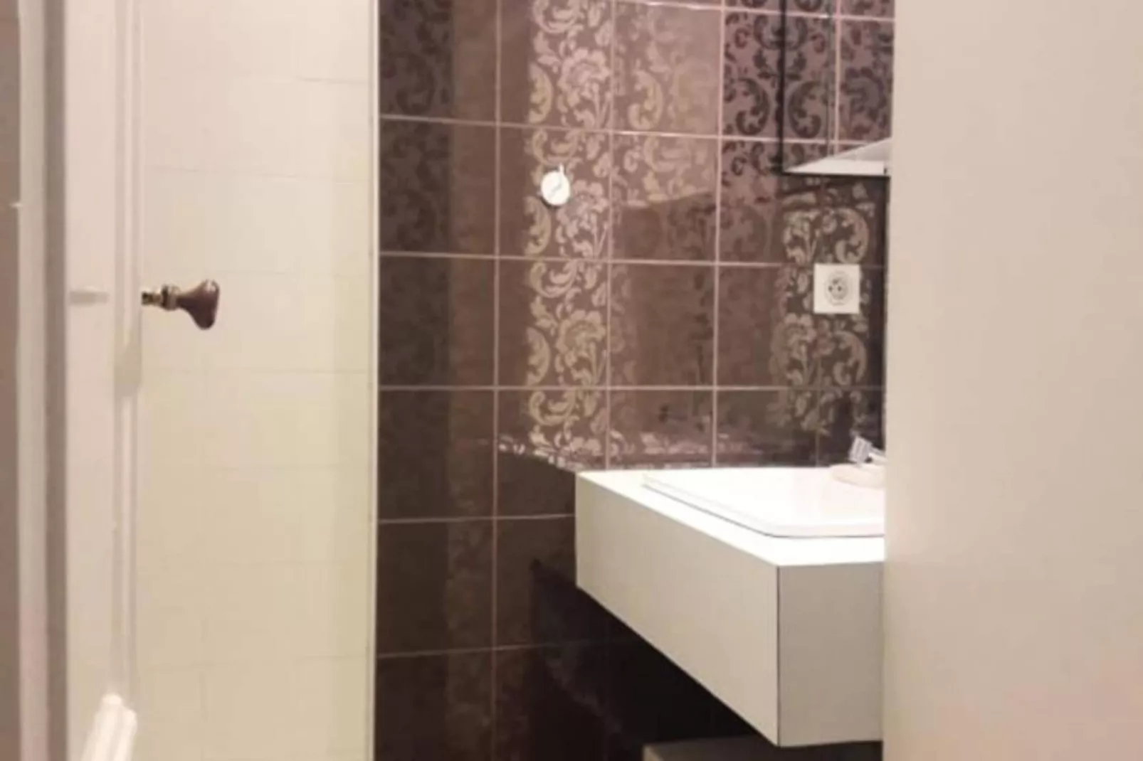 Appartement Prestations Haut Standing Avec Vue Sur La Place De La Bourse-Bathroom