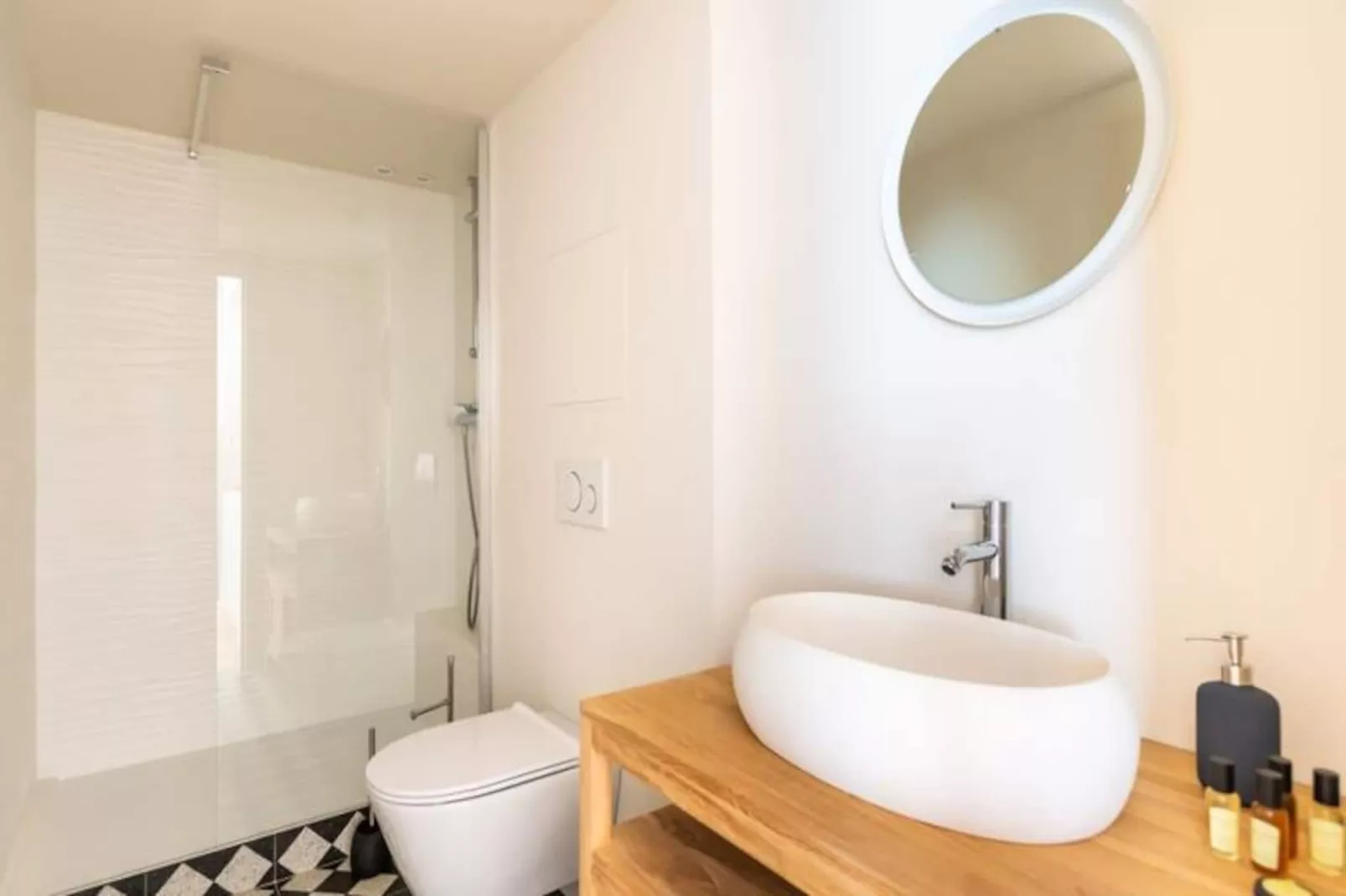 Magnifique Studio Bordelais &agrave La Belle Pierre En Plein Coeur De La Ville-Image-tags.