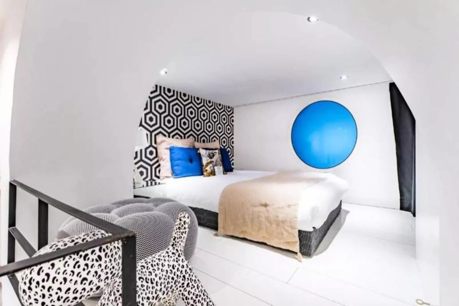 Studio D'architecte Charmant Dans Un Immeuble Du Xviii&egrave;me Dans Le Centre-Schlafzimmer