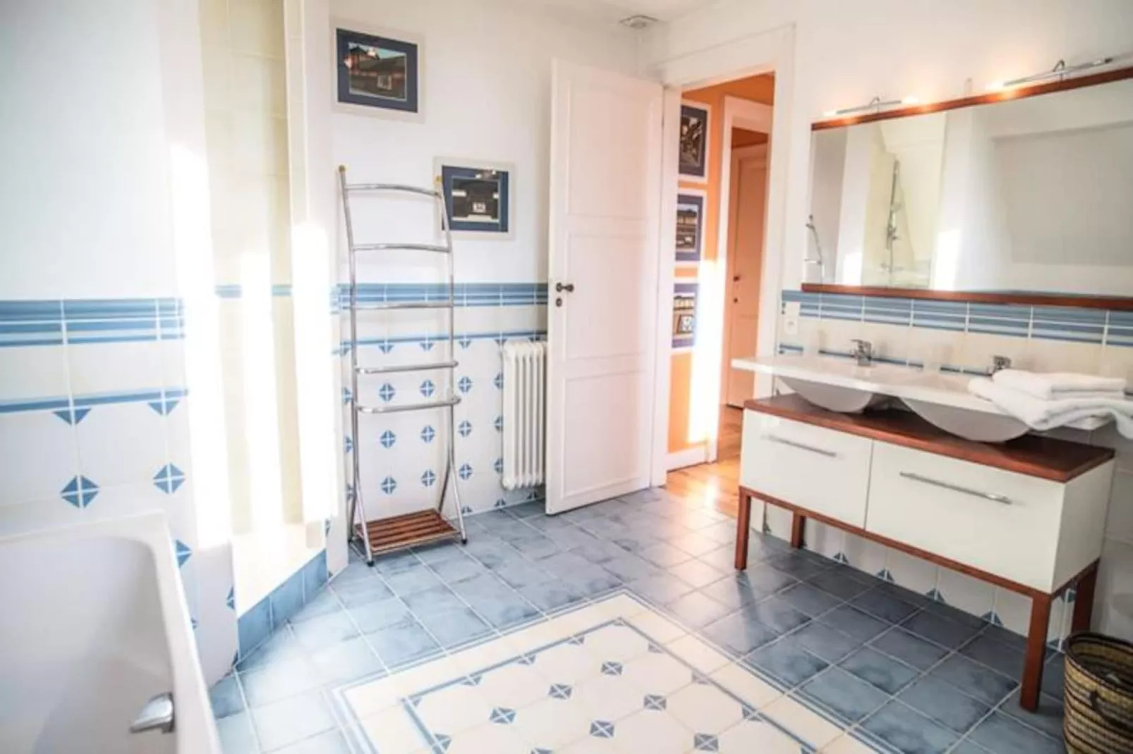 Superbe Villa Avec Piscine Chauff&eacute;e Style Arcachonnais Pour 12 Personnes-Image-tags.