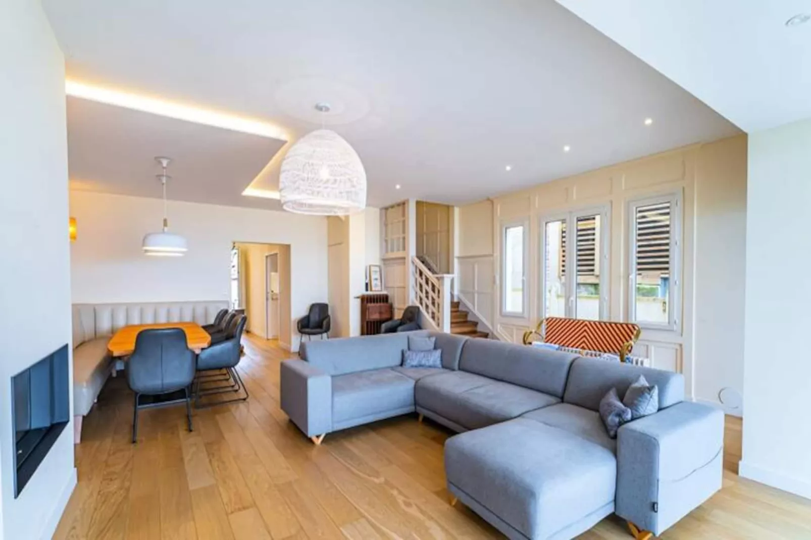 Somptueuse Demeure Arcachonnaise De Caract&egrave;re Avec Acc&egrave;s Direct &agrave; La Plage-Image-tags.