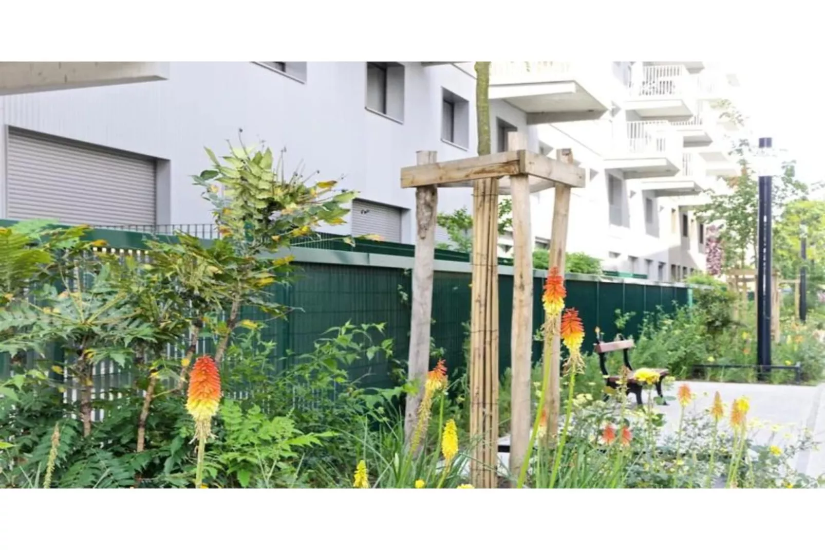 Appartement Charmant Et Moderne Pour 4 Avec Parking, Proche Cit&eacute; Du Vin-Salon