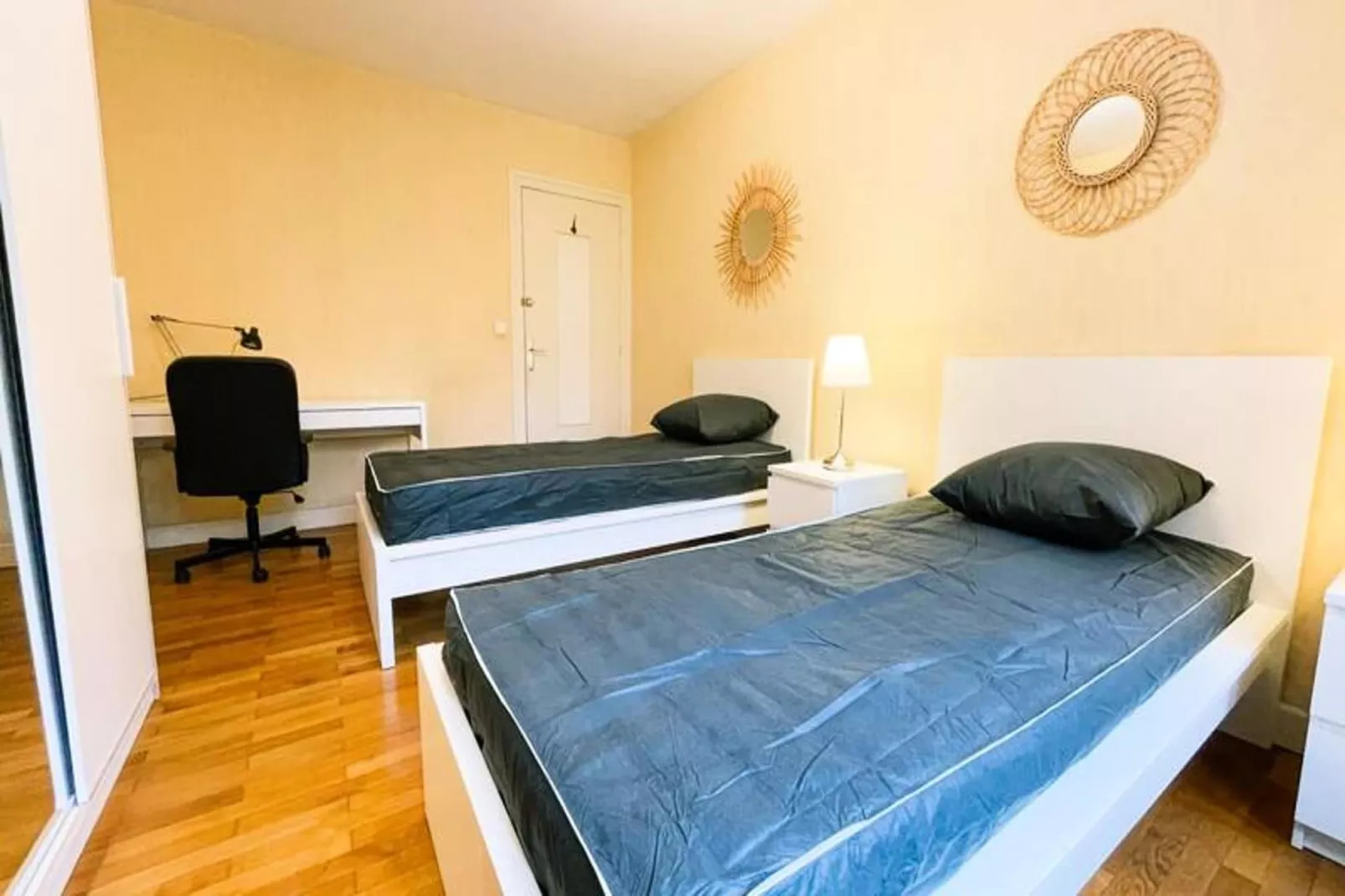 L'harmonie Des &eacute;poques - T2 - Calme-Chambre