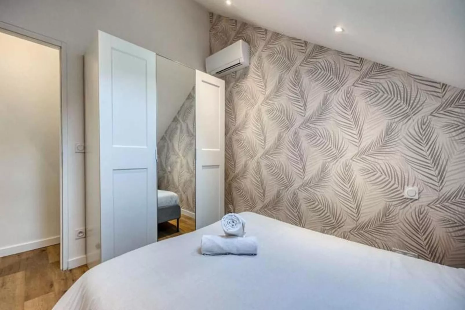 | Beau T2 Enti&egrave;rement R&eacute;nov&eacute; Dans L'hyper Centre, Face Gare 🚅-Chambre