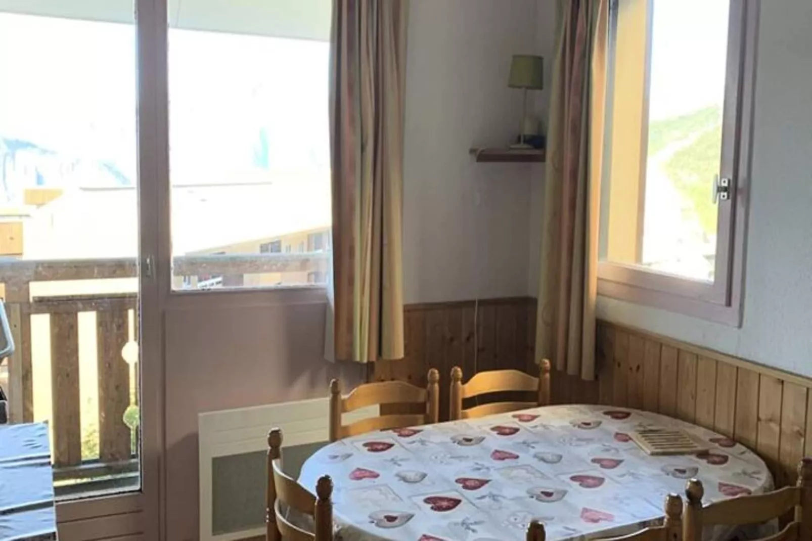 Résidence Balcons D'huez-Esszimmer