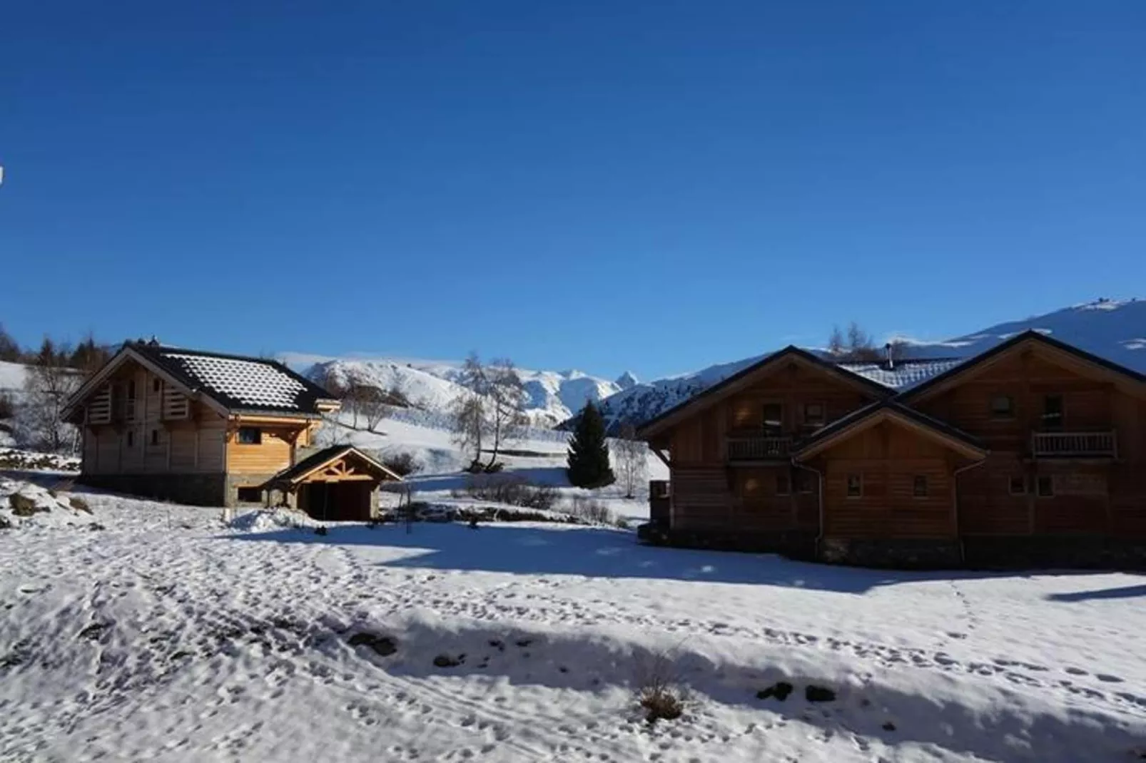 Résidence Maeva Les Melezes-Area within 1km in winter