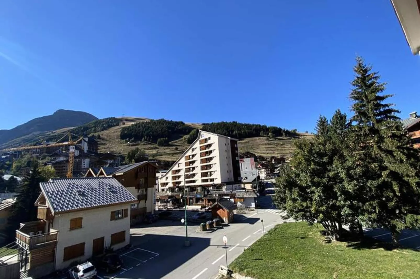 Résidence Myosotis-View in summer