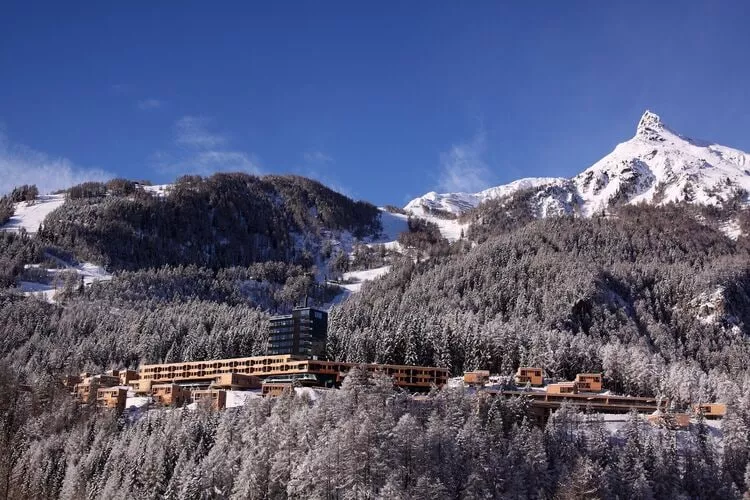 Gradonna Mountain Resort - Deluxe-Exterior winter