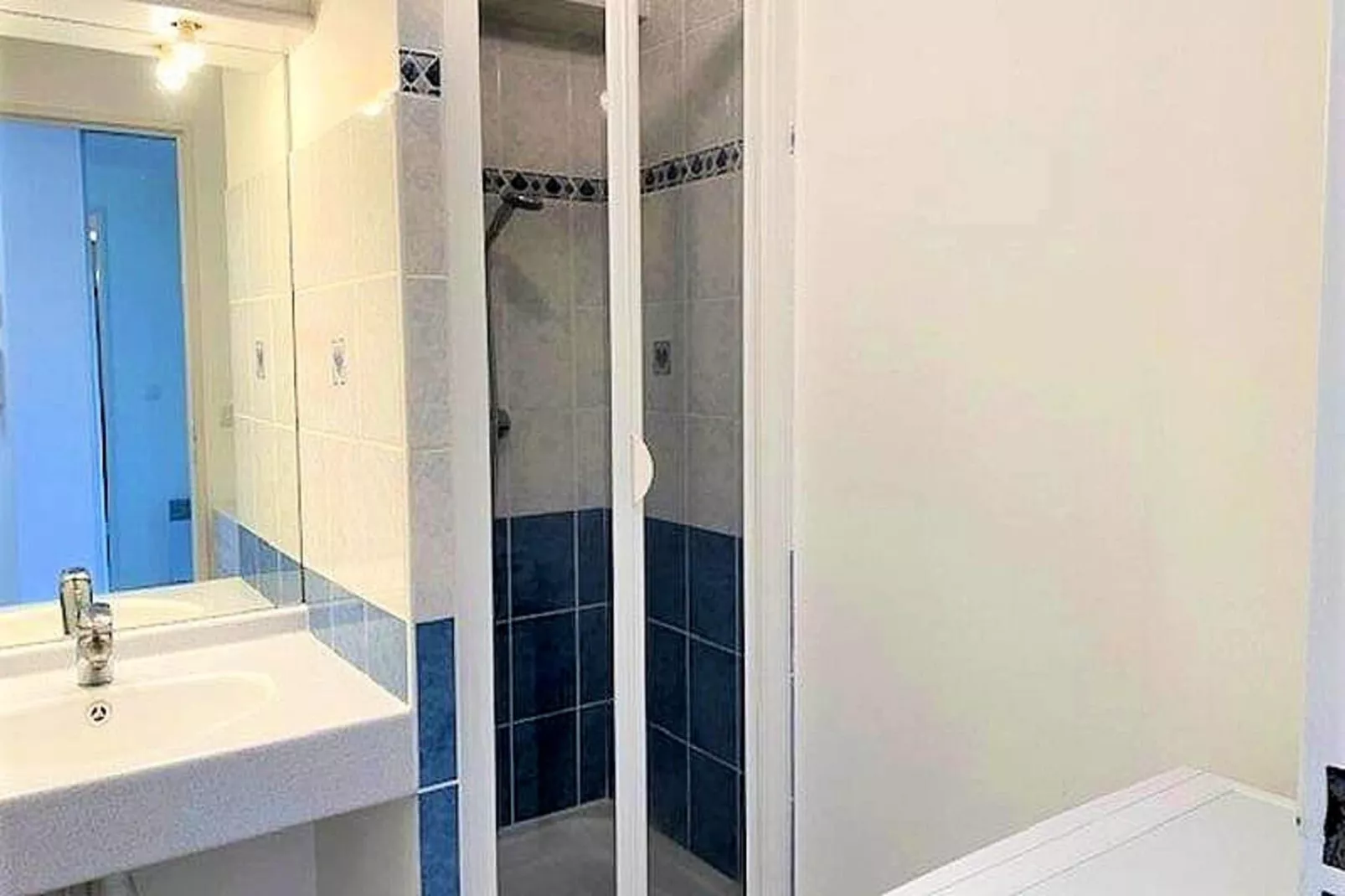 Résidence Les Pavois-Salle de bain