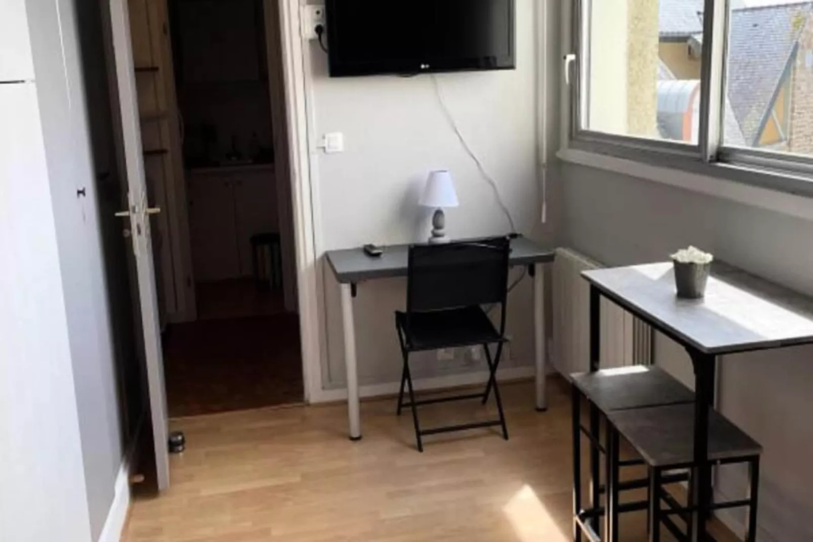 Résidence Studio Avec Parking 100 M D&eacute;parts Pour Les Iles-Living room