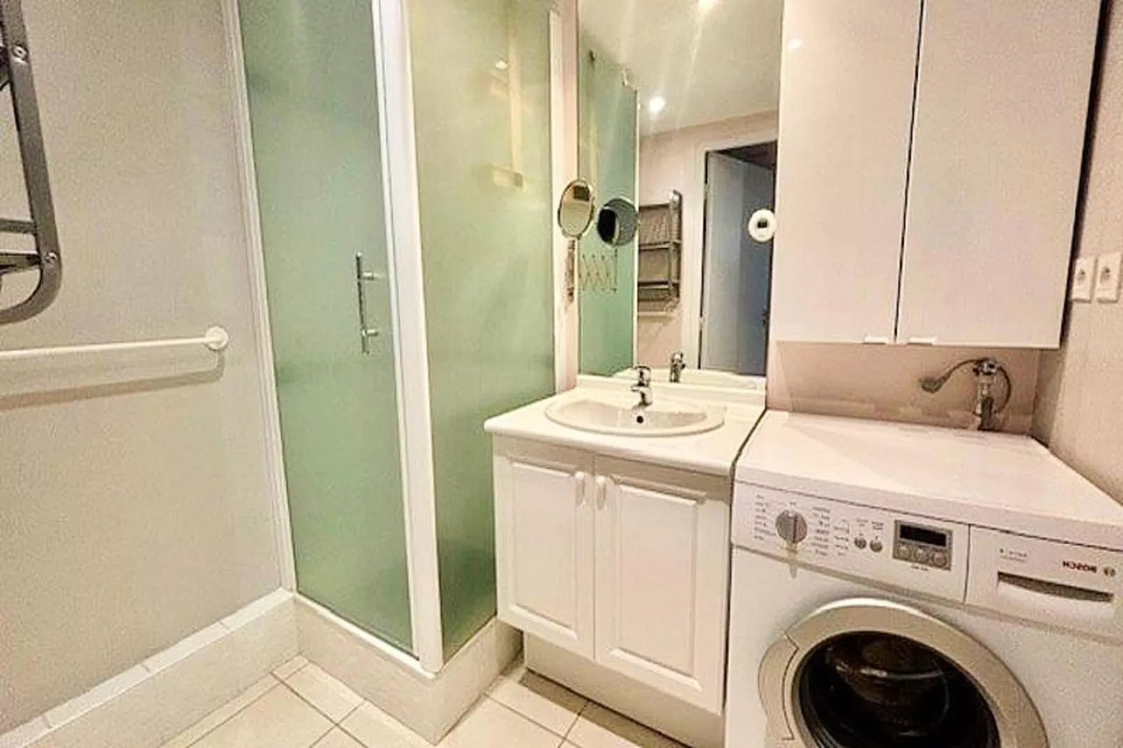 Résidence Cassandre-Salle de bain