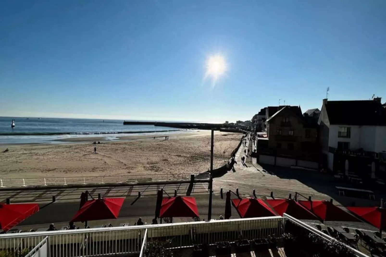 Résidence Dauphins-Vue d'été