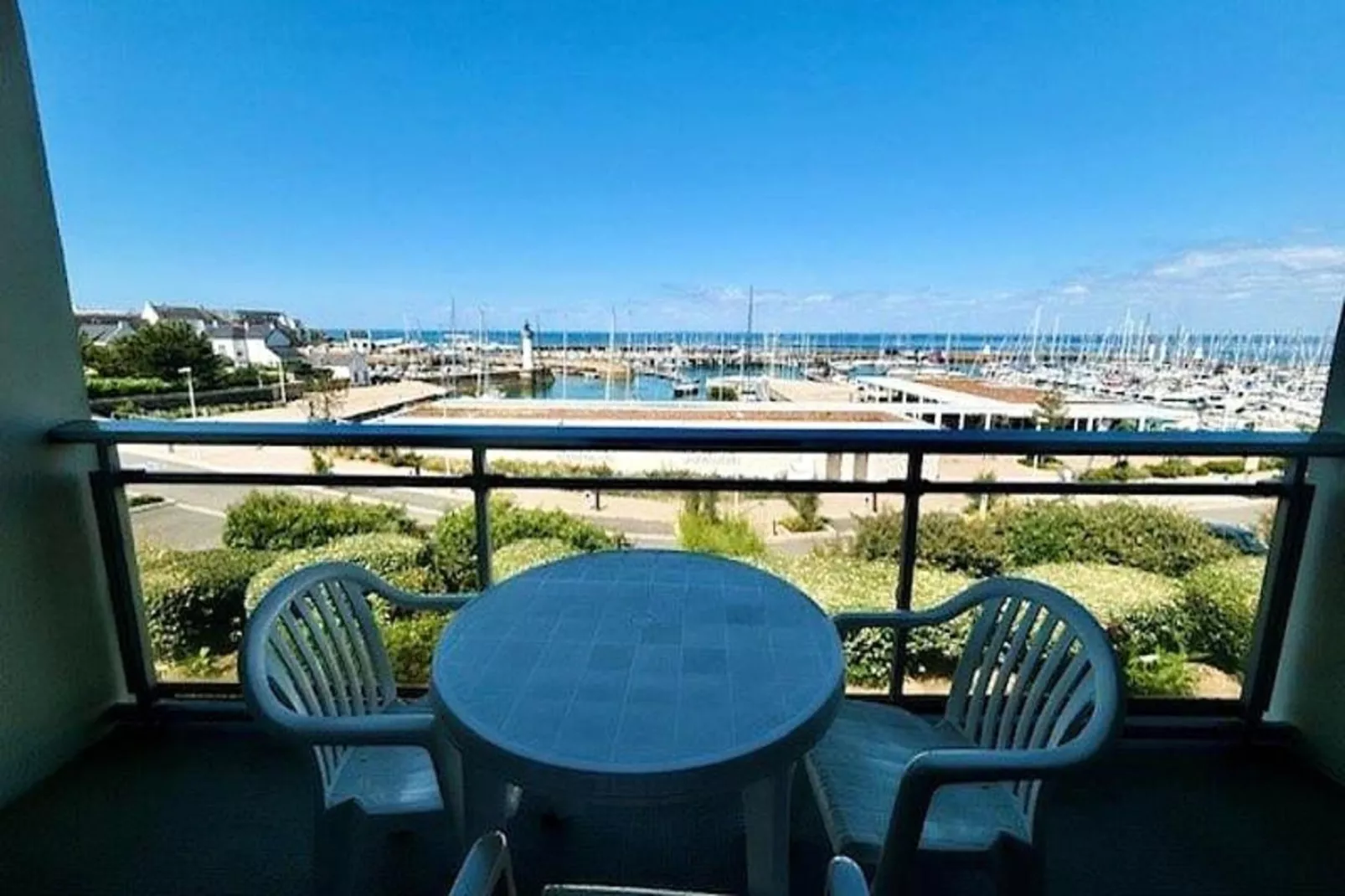 Résidence Le Mane-Terrace balcony