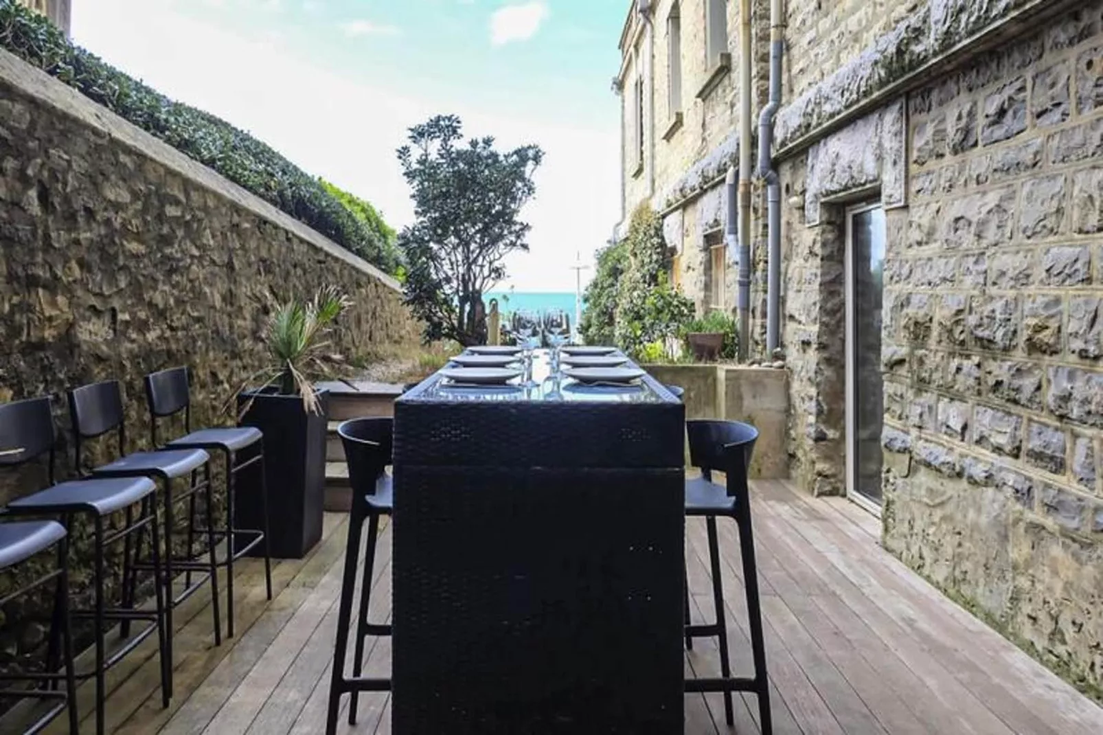 Magnifique T3 Tout Confort Avec Terrasse, Parking Et Vue Oc&eacute;an Pour 5-Dining room