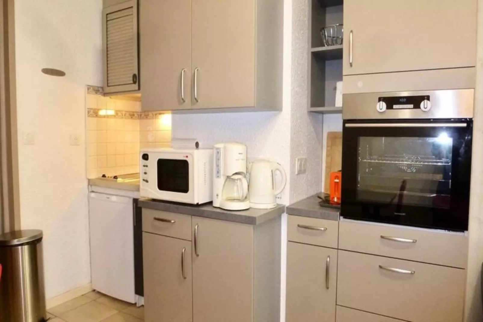 Résidence Neouvielle-Dining room