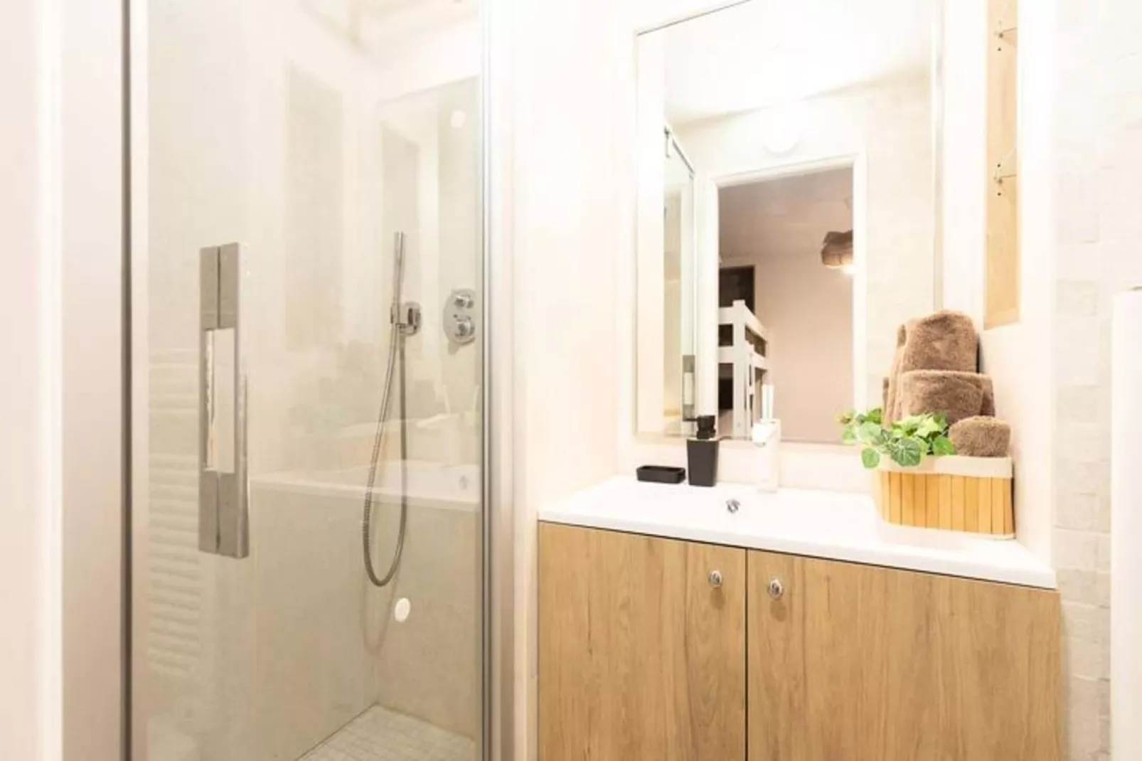 Résidence Barroude-Salle de bain