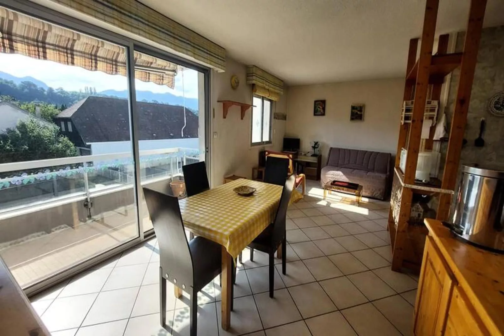 Résidence Le Comte Vert-Dining room