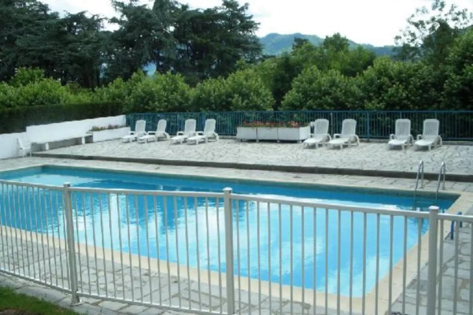 Residence Albion-Swimming pool