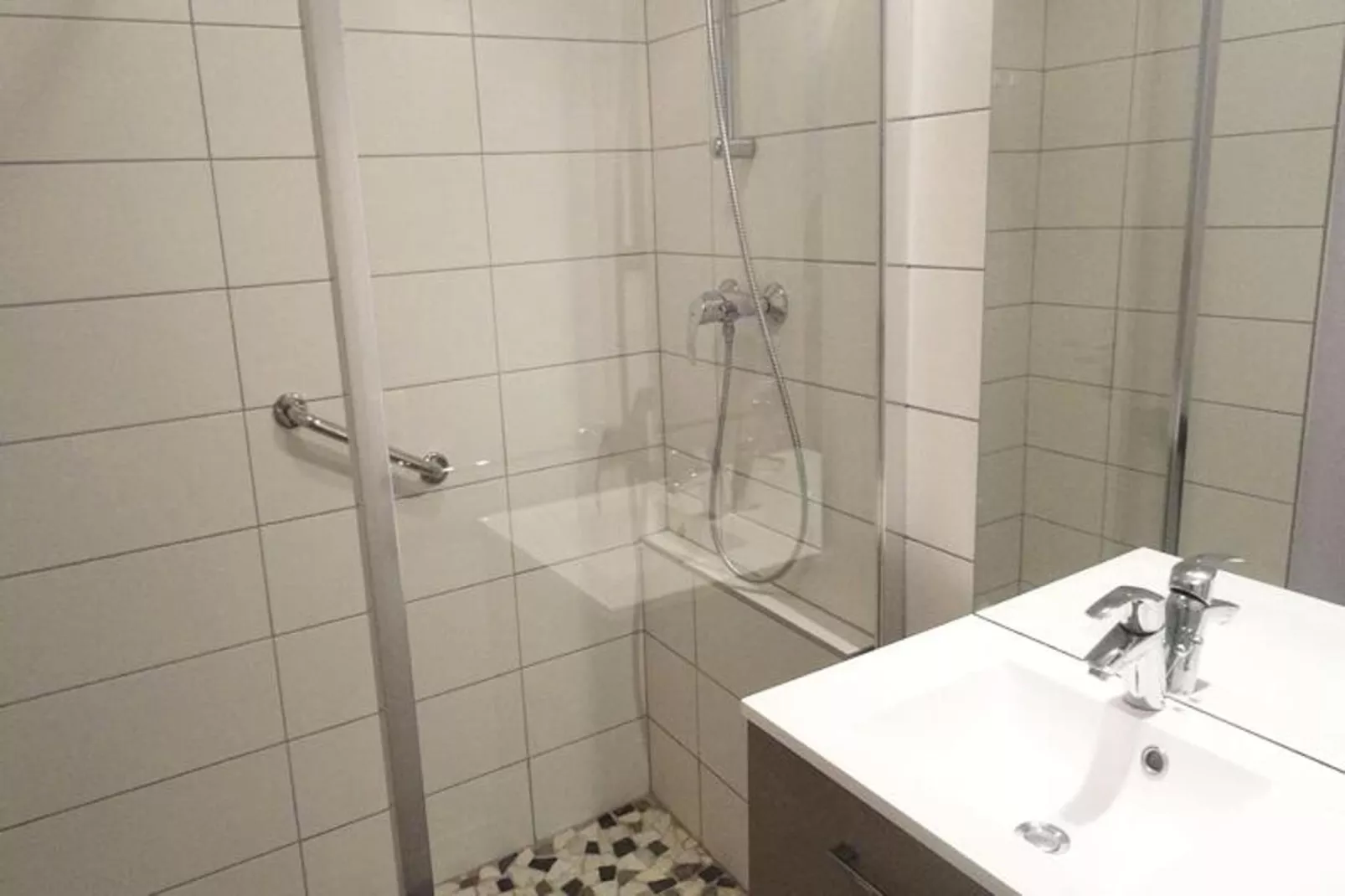 Residence Aixilia-Bathroom