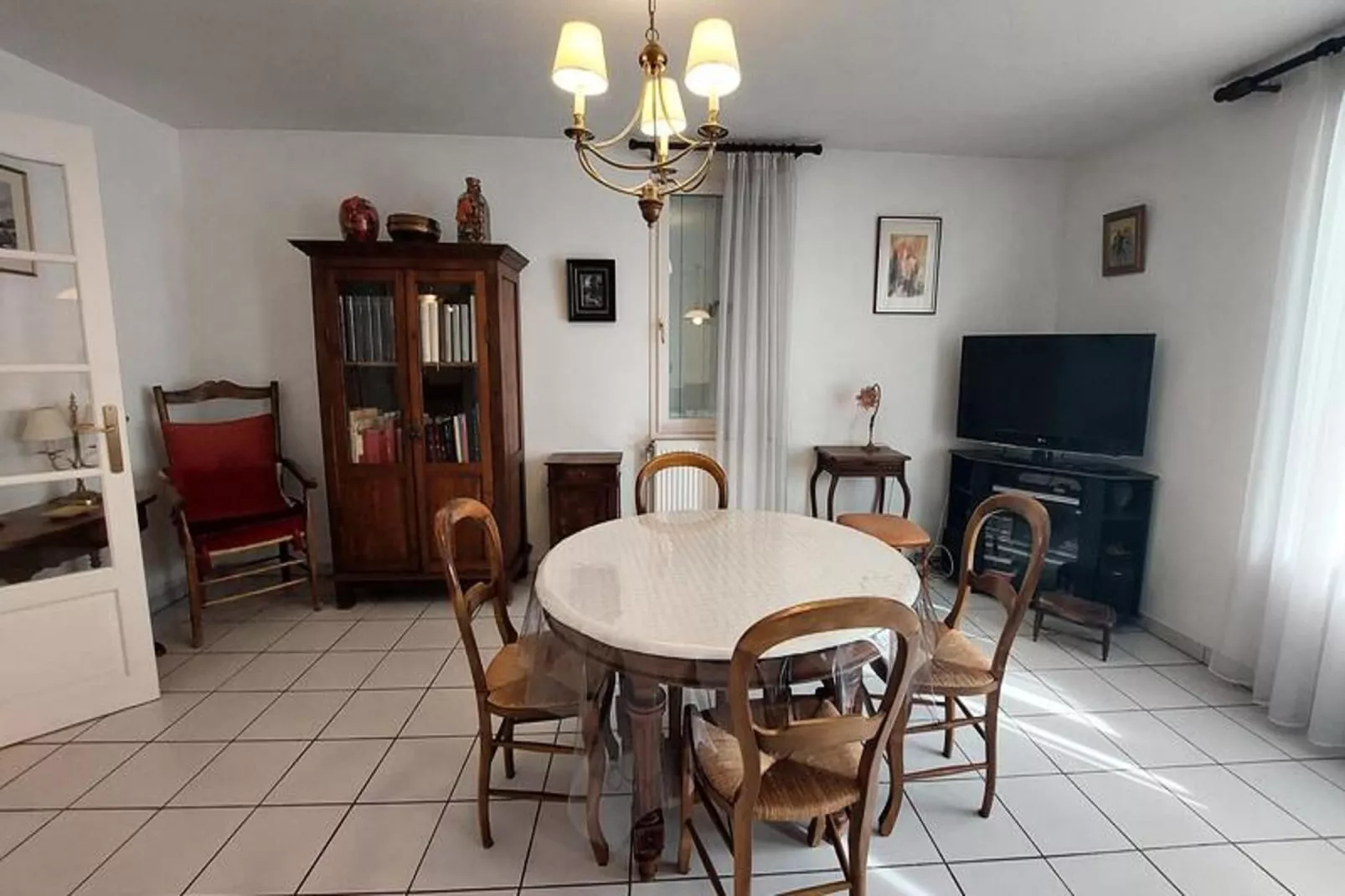 Résidence La Cerisaie-Salle à manger