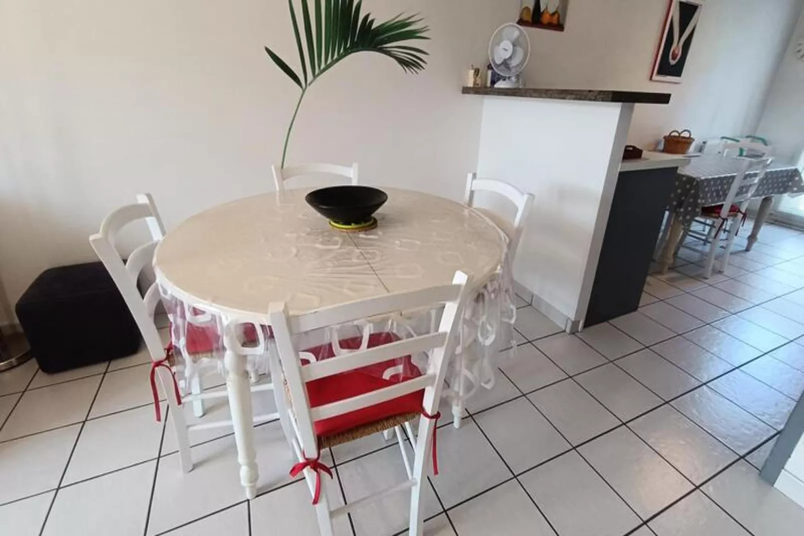 Résidence La Cerisaie-Dining room