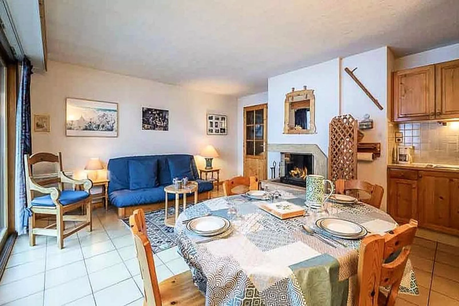 Résidence MÉlÈzes-Dining room