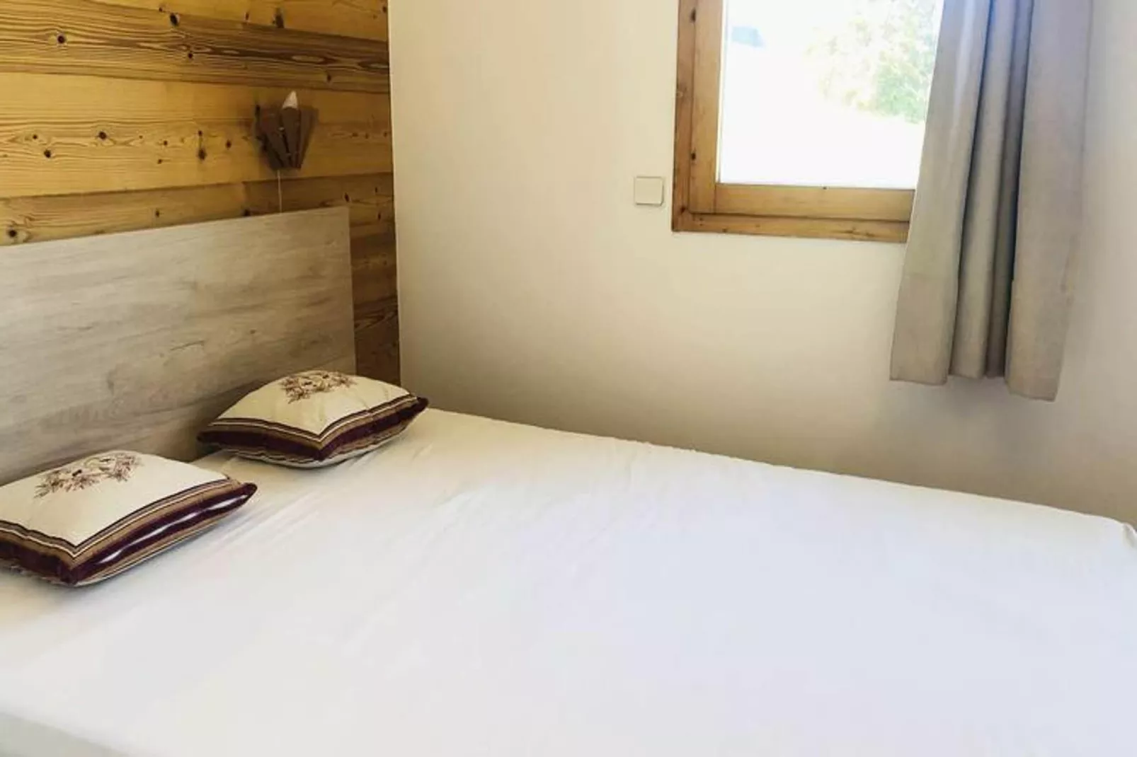 Résidence Camarine-Bedroom