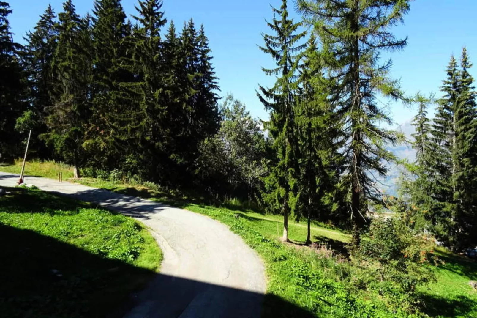 Résidence Belles Challes - Exterior in summer