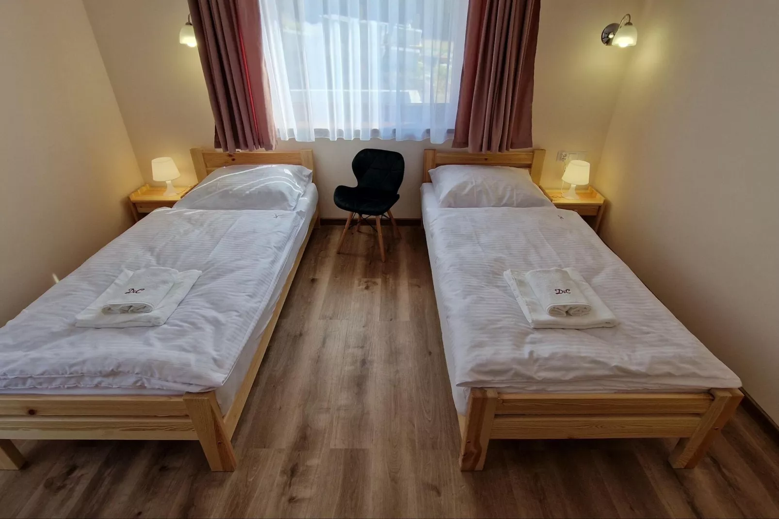 Komfortowy dom wakacyjny z basenem dla 12 osób-Bedroom