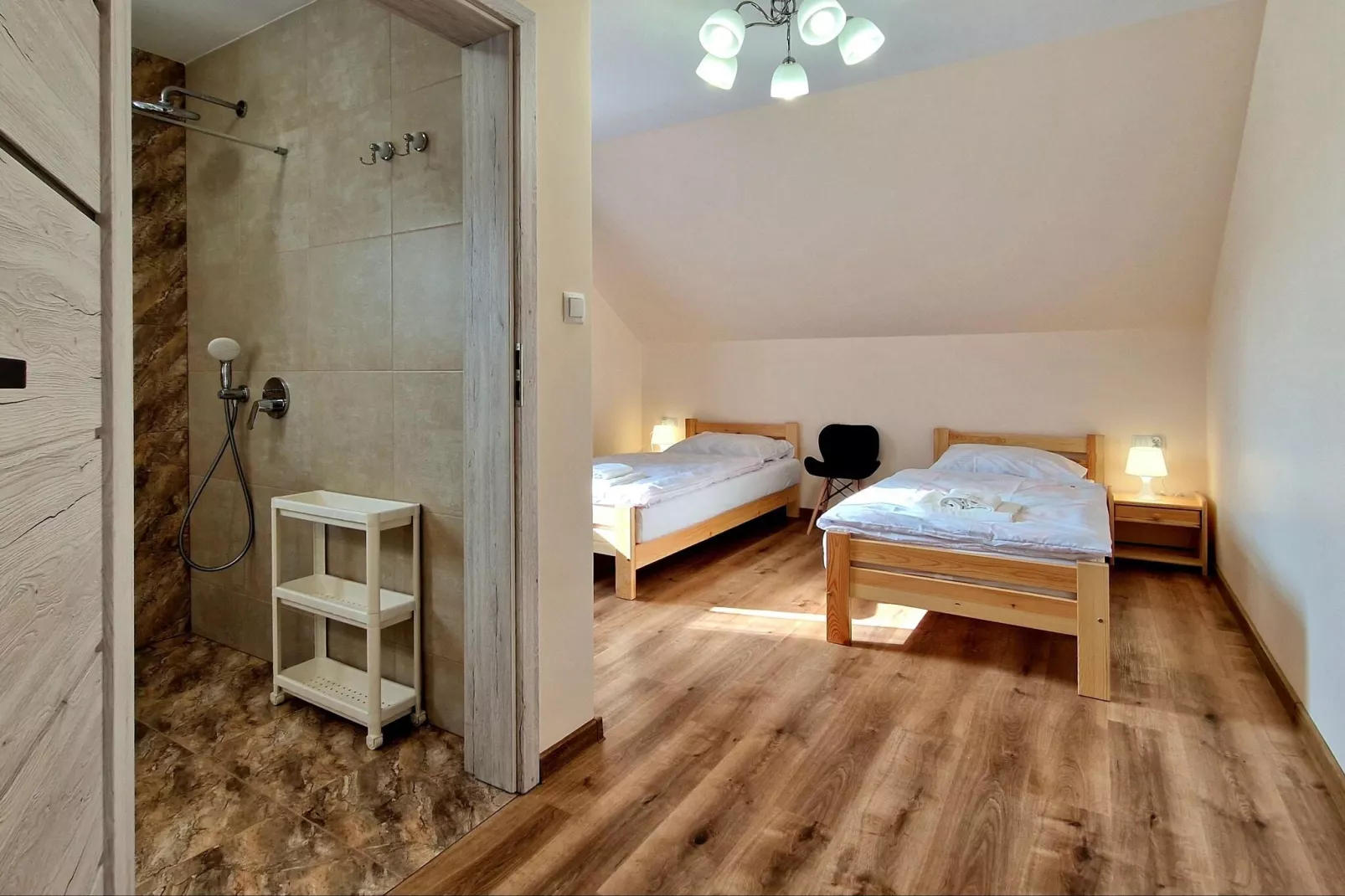 Komfortowy dom wakacyjny z basenem dla 12 osób-Bedroom