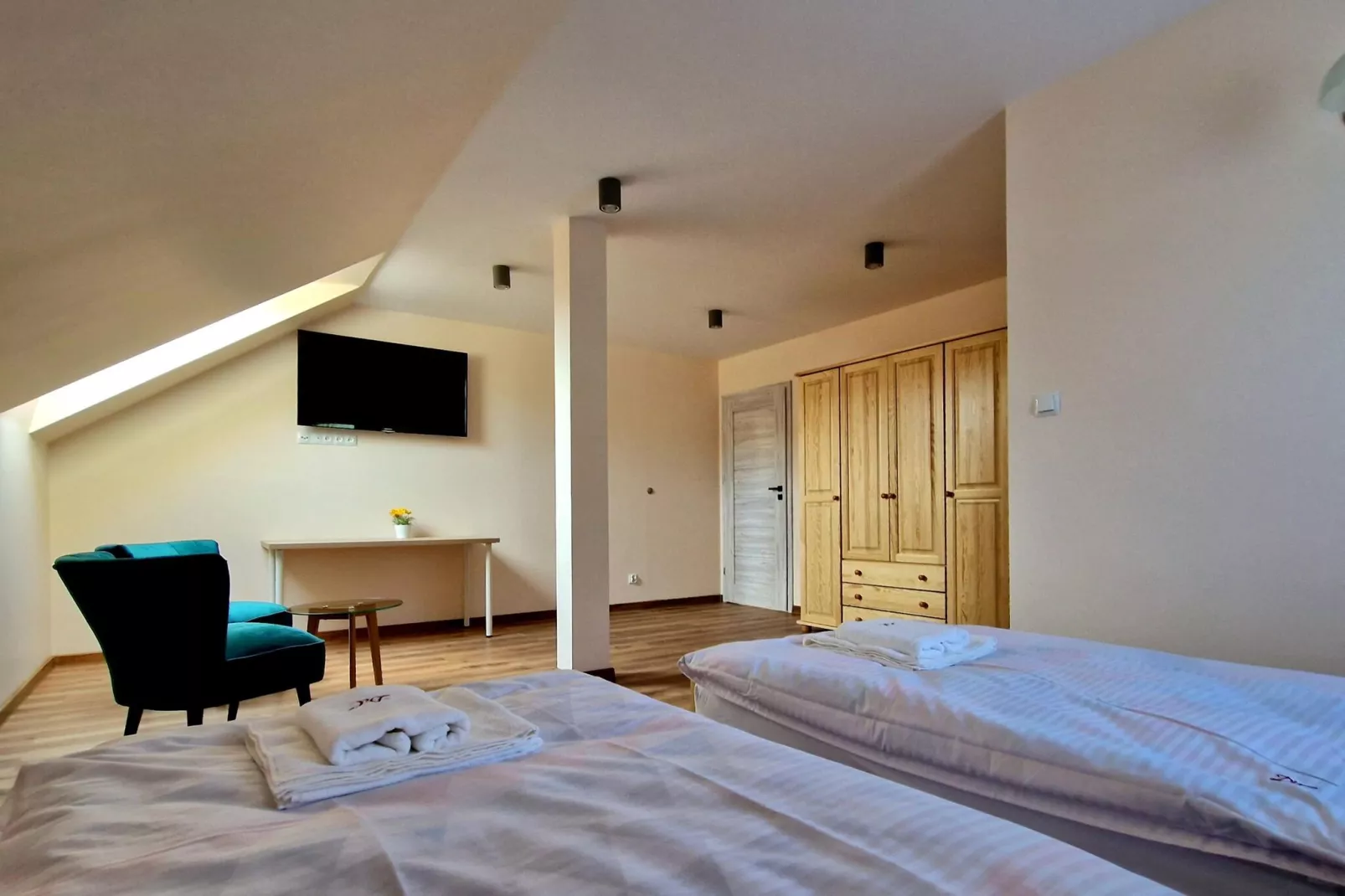 Komfortowy dom wakacyjny z basenem dla 12 osób-Bedroom