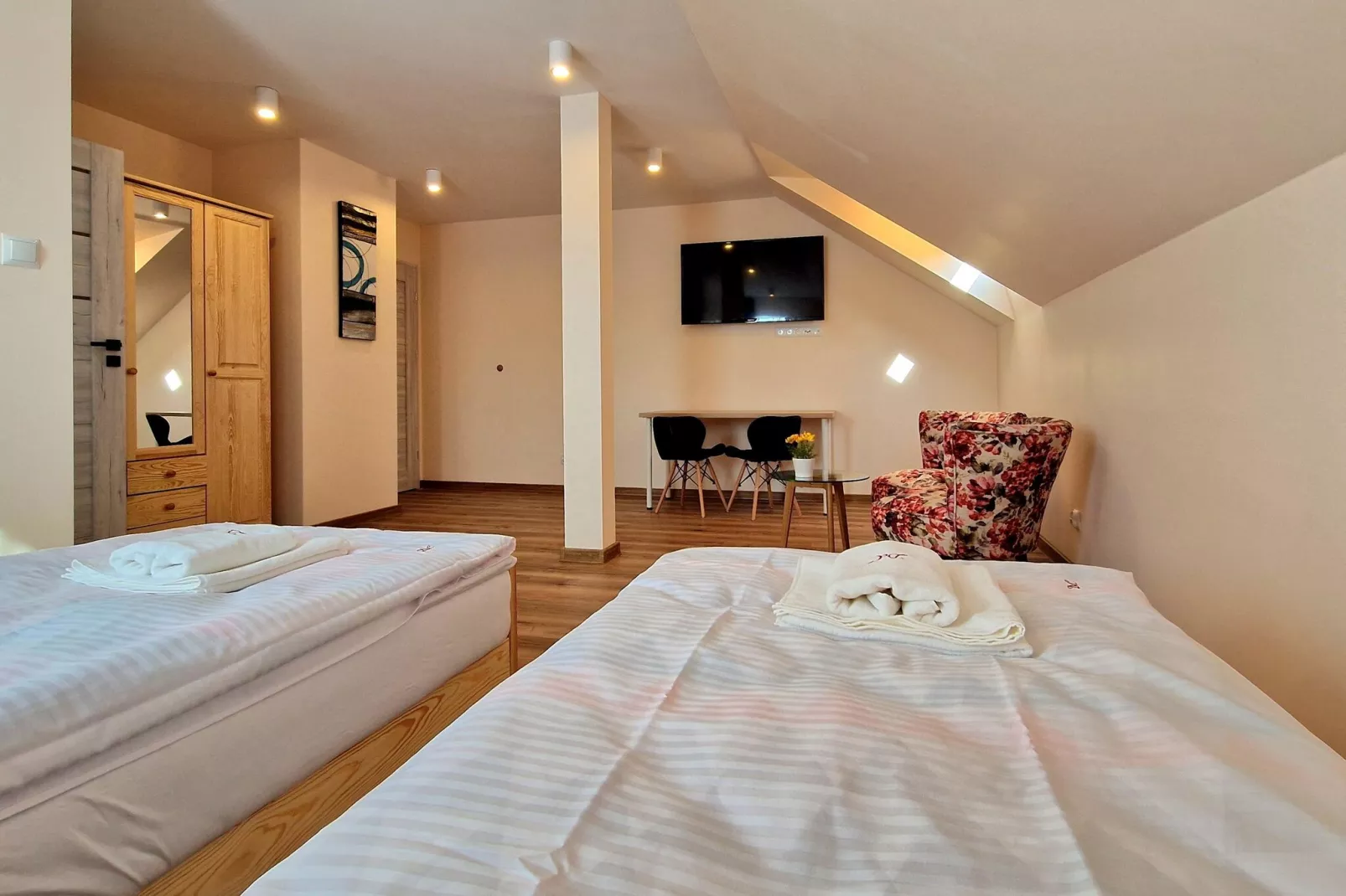 Komfortowy dom wakacyjny z basenem dla 12 osób-Bedroom