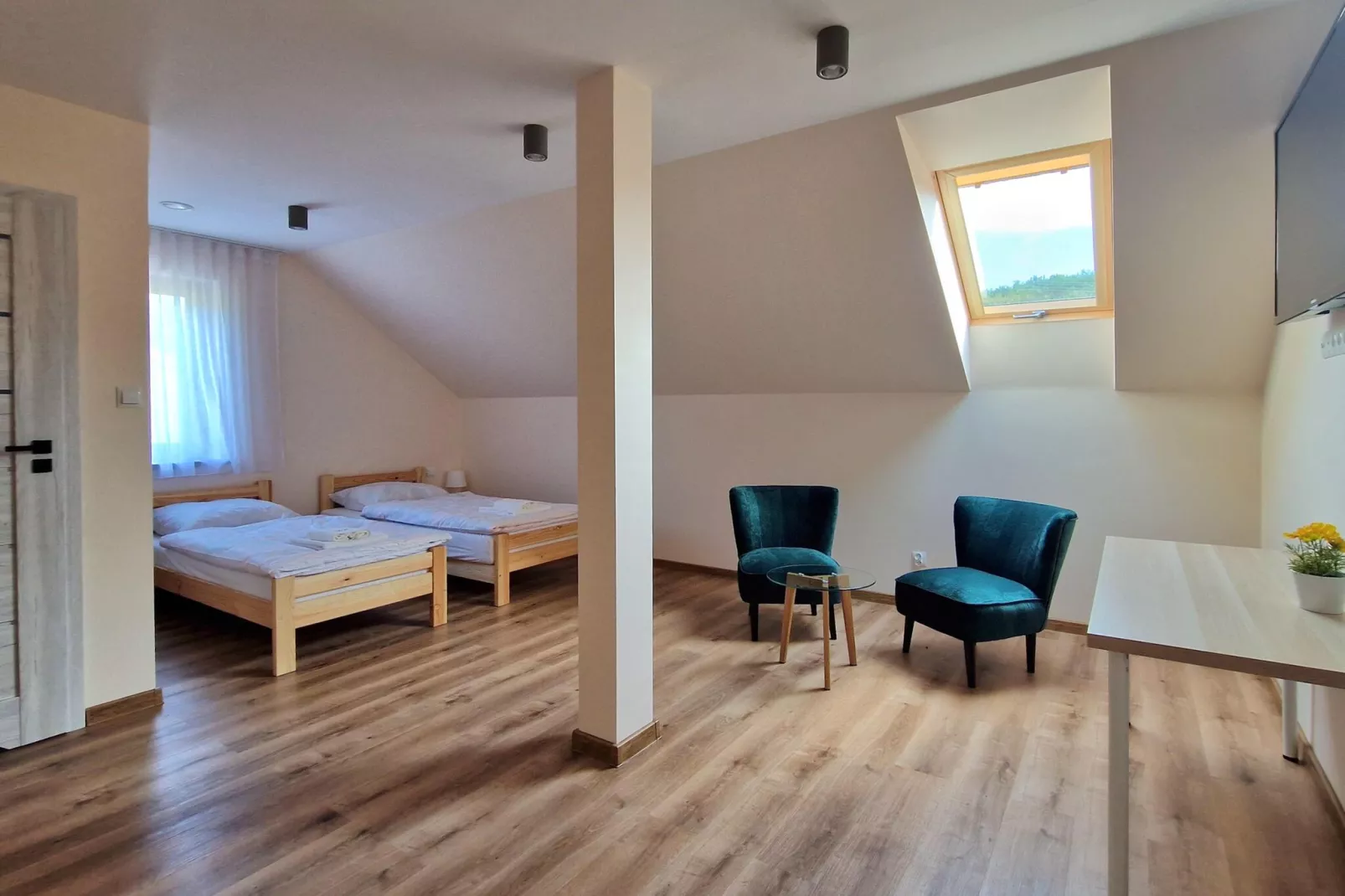 Komfortowy dom wakacyjny z basenem dla 12 osób-Bedroom