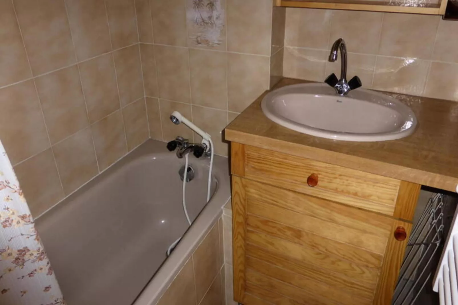 Résidence Les Loges-Exterior in summer