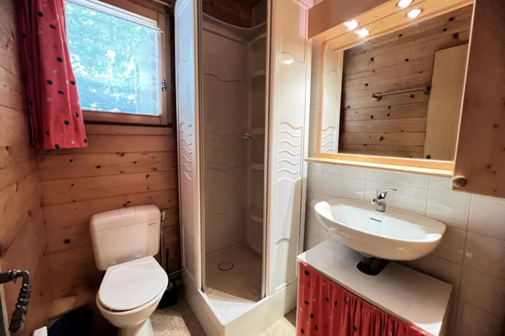 Chalets à La Clusaz-Außenbereich Sommer