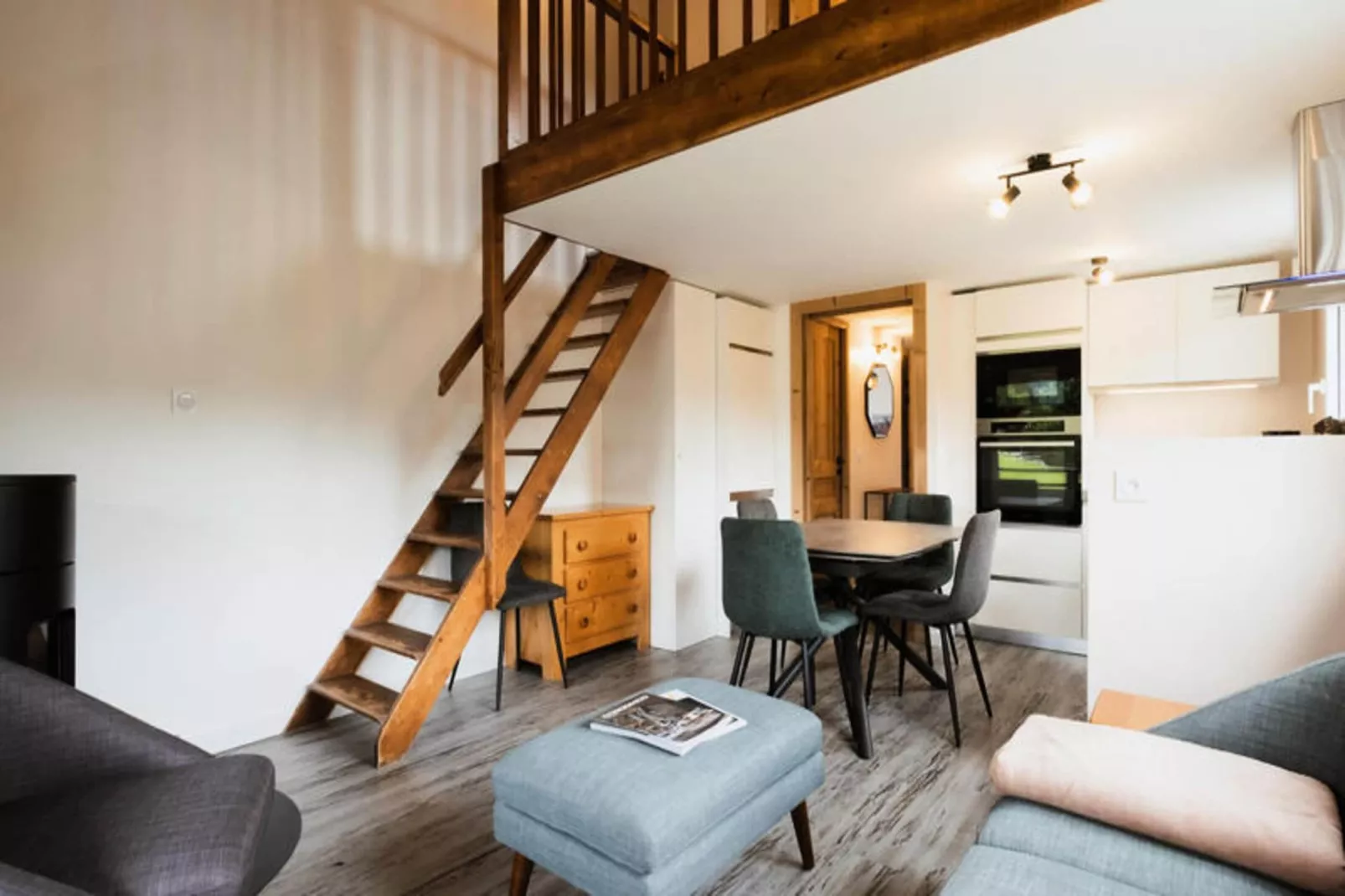 Résidence Autan-Exterior in summer