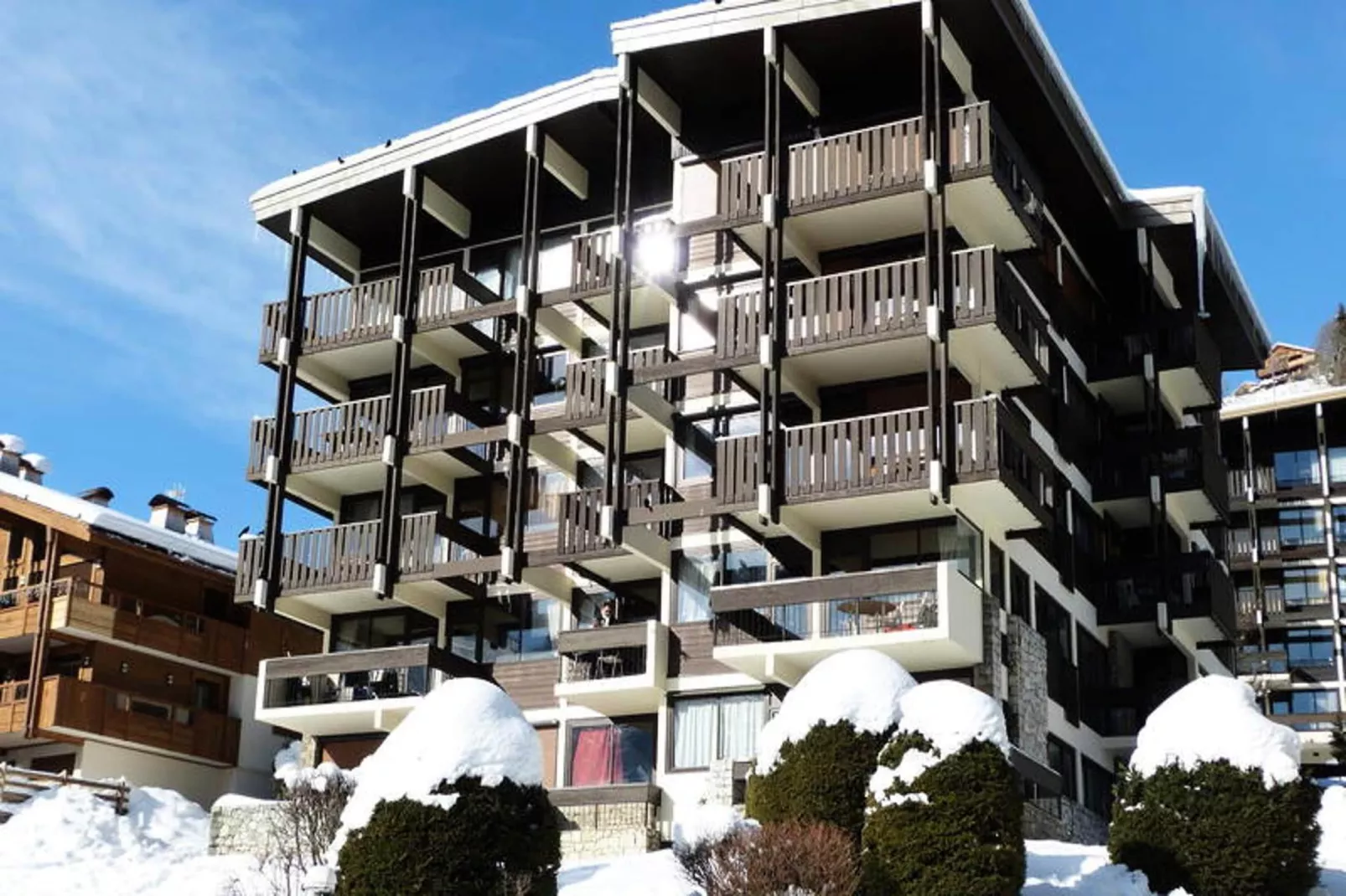 Résidence Bison-Exterior in summer