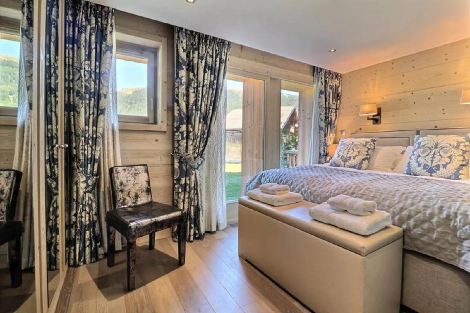 Résidence Explorer Meleze-Exterior in summer