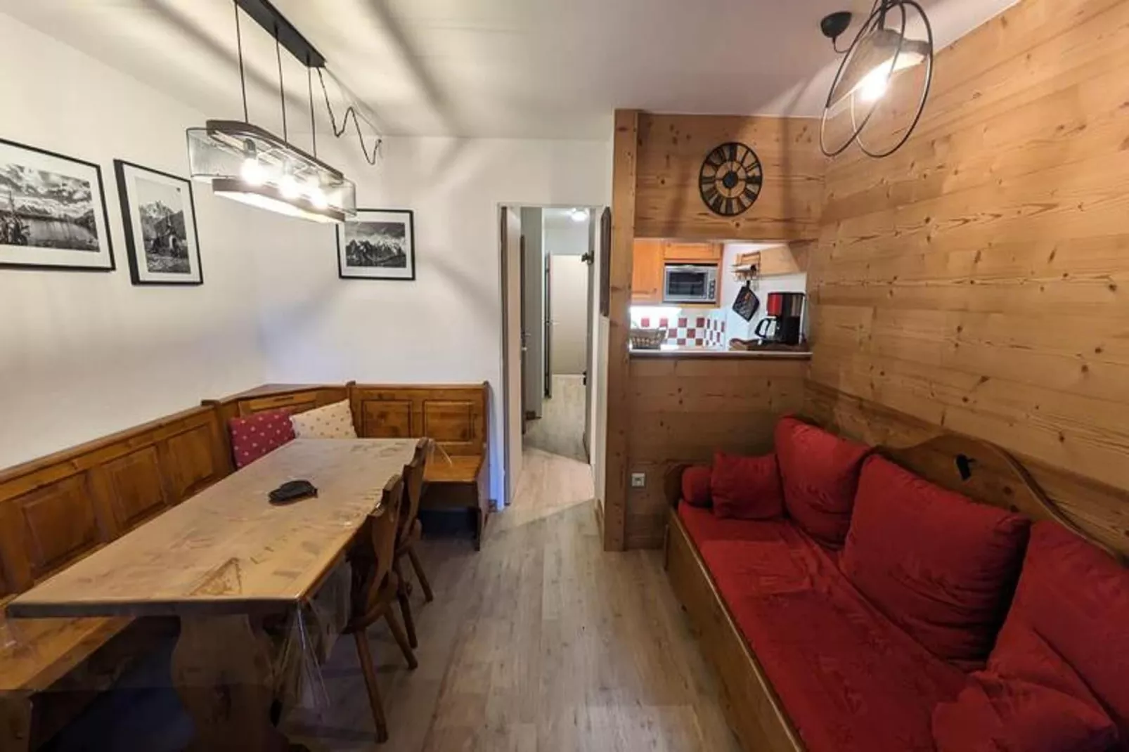 Résidence Jonquille-Dining room